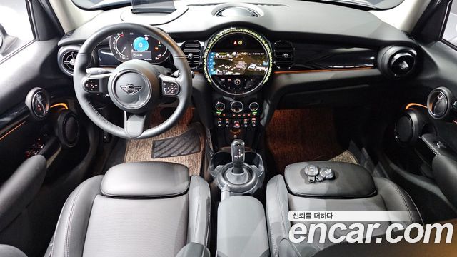 MINI Cooper — interior