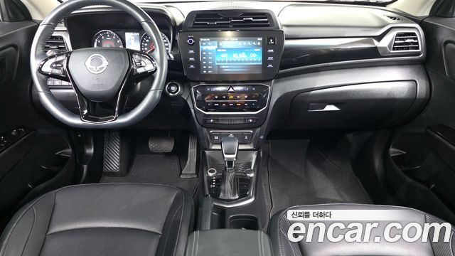 KG Mobility Tivoli — interior