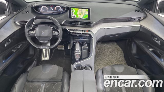 Peugeot 5008 — interior