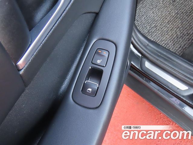 Hyundai Sonata — interior