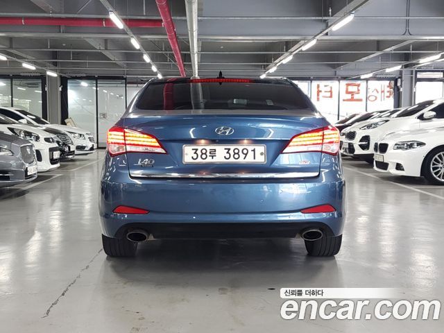 Hyundai i40 — interior