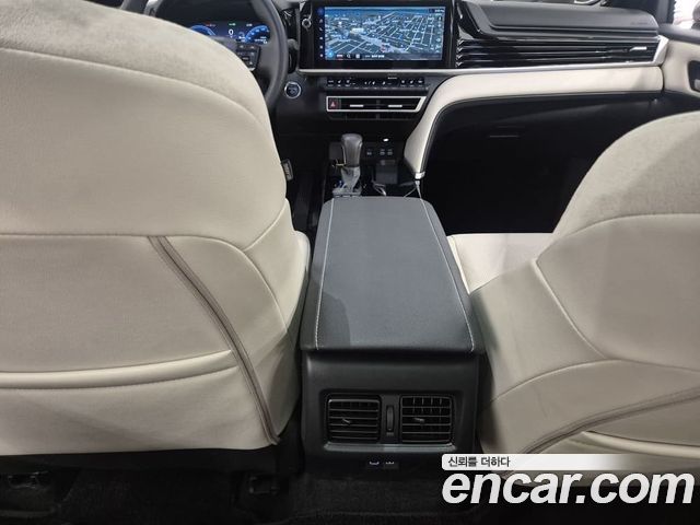 Toyota Camry — interior