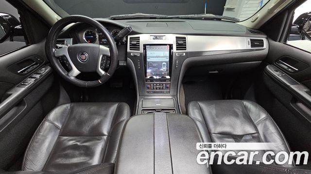 Cadillac Escalade — interior