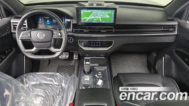 KG Mobility Rexton — interior