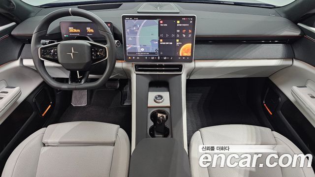 Polestar 4 — interior