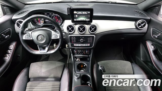 Mercedes-Benz CLA-Class — interior