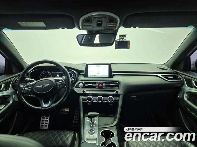 Genesis G70 — interior