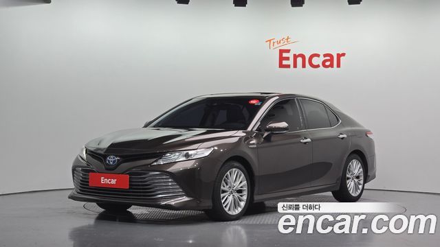 Toyota Camry — exterior