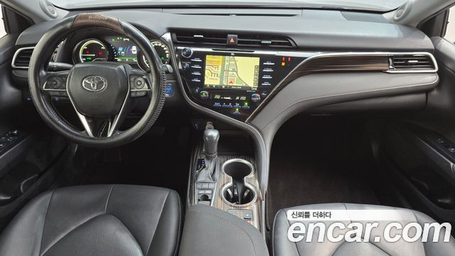 Toyota Camry — interior