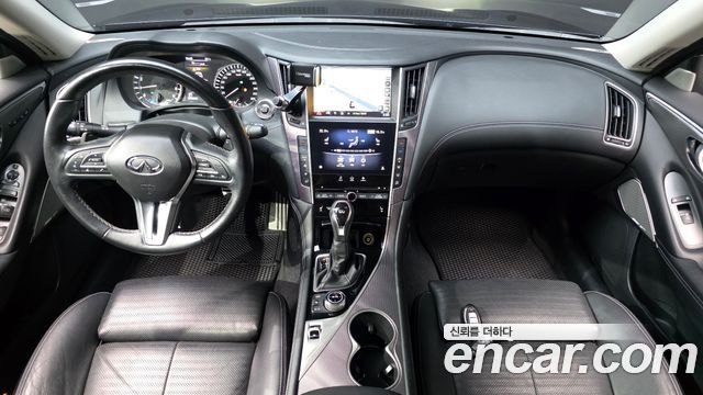 Infiniti Q50 — interior