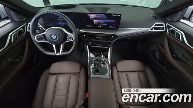 BMW i4 — interior