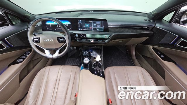Kia K8 — interior