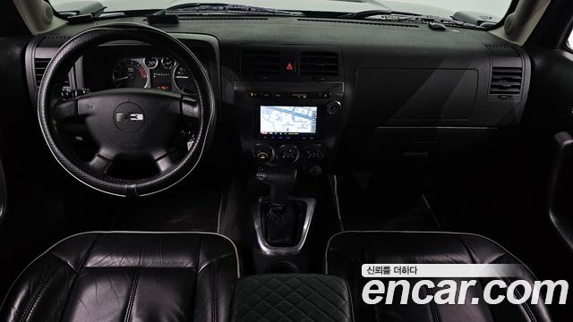 Hummer H3 — interior