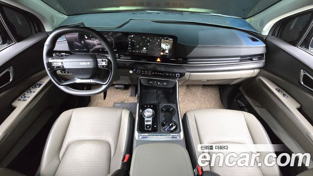 Kia Carnival — interior