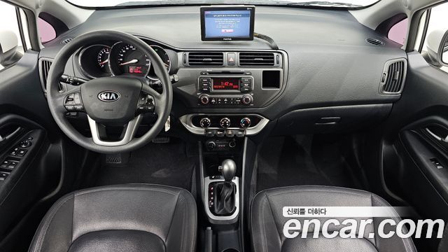 Kia Pride — interior