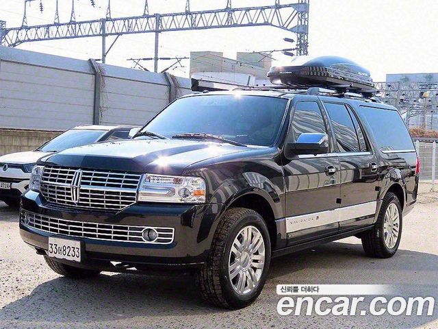 Lincoln Navigator — exterior