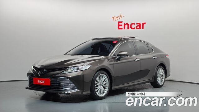 Toyota Camry — exterior