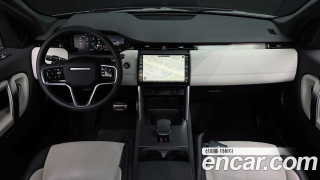 Land Rover Discovery Sport — interior