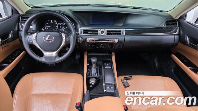 Lexus GS — interior