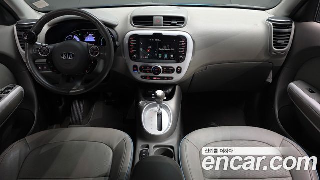 Kia Soul — interior