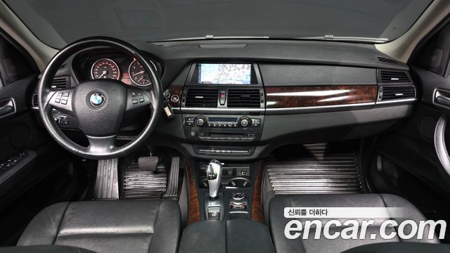 BMW X5 — interior