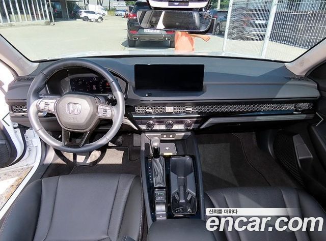 Honda Accord — interior