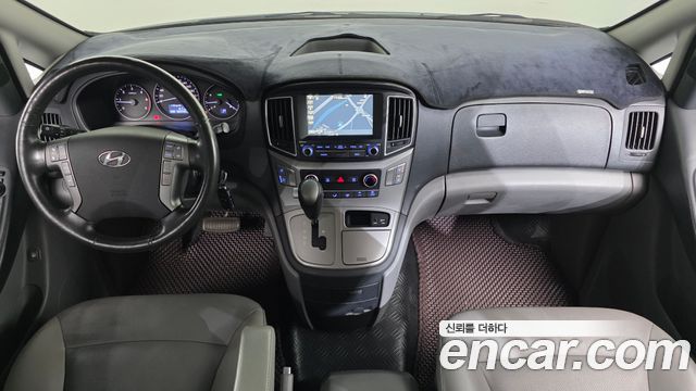 Hyundai Starex — interior