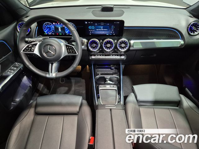 Mercedes-Benz EQB — interior