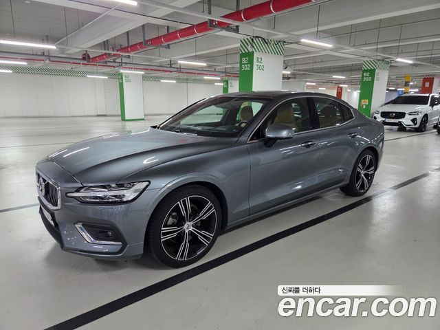 Volvo S60 — exterior