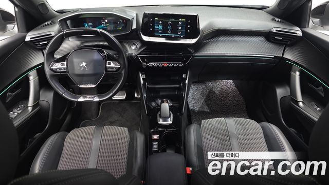 Peugeot 2008 — interior
