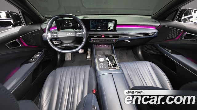 Kia K8 — interior