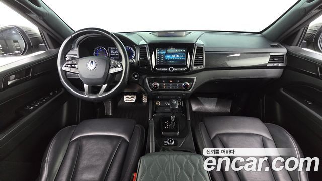 KG Mobility Rexton — interior
