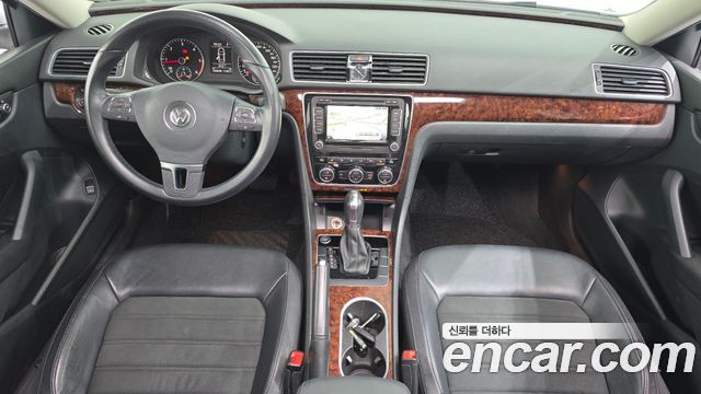 Volkswagen Passat — interior