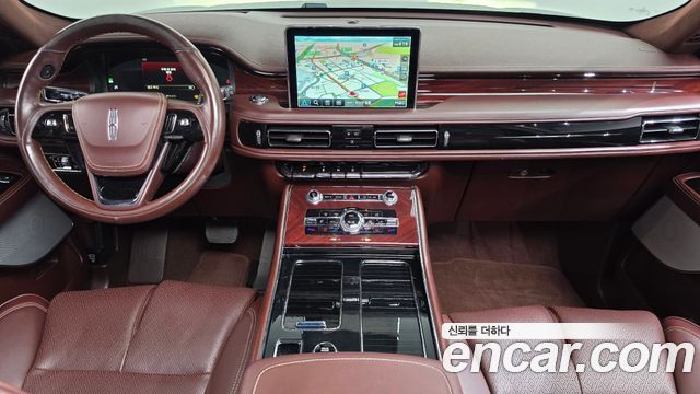 Lincoln Aviator — interior