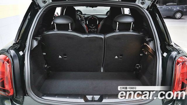 MINI Cooper — interior