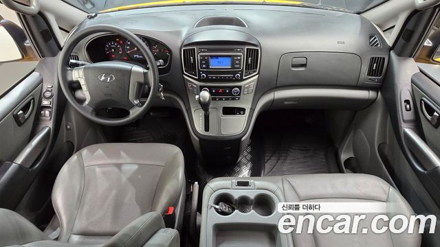 Hyundai Starex — interior