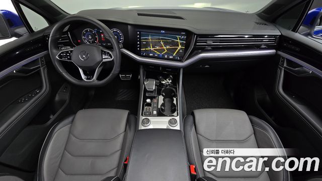 Volkswagen Touareg — interior