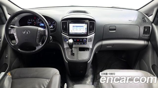 Hyundai Starex — interior