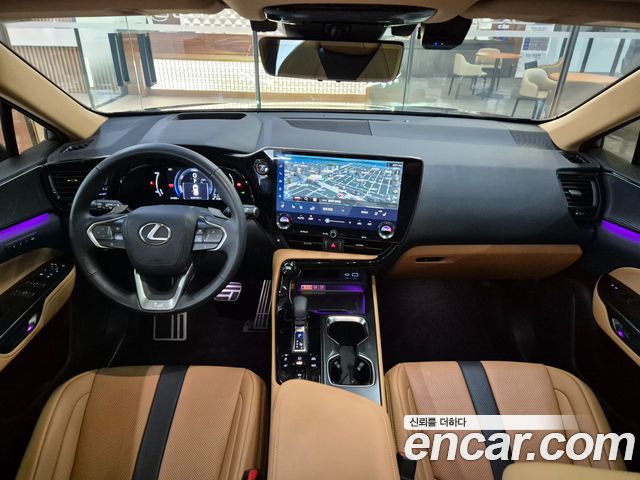 Lexus NX — interior