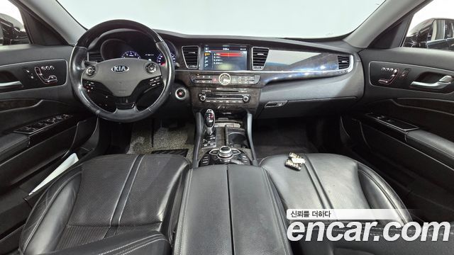 Kia K9 — interior