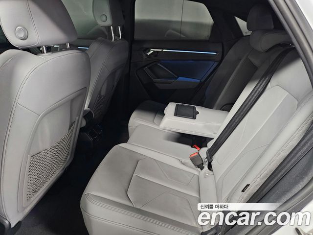 Audi Q3 — interior