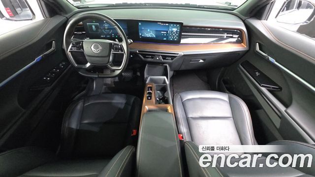 KG Mobility Torres — interior