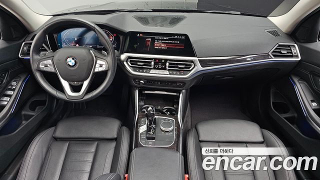 BMW 3 Series — interior