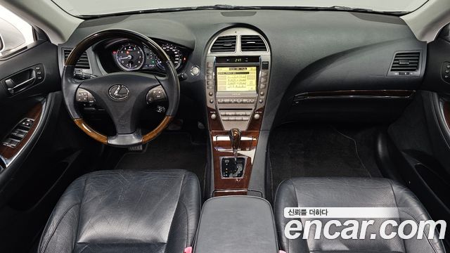 Lexus ES — interior