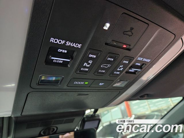 Toyota Alphard — interior