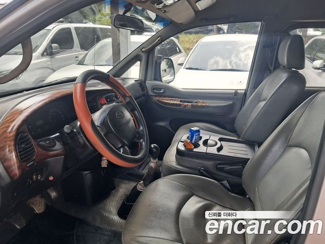Hyundai Starex — interior