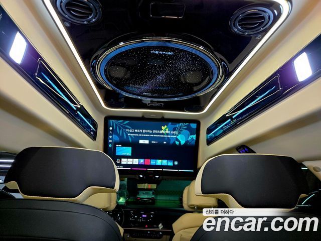 Kia Carnival — interior
