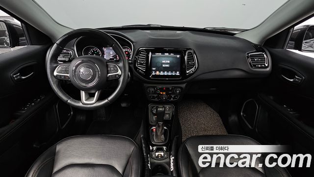 Jeep Compass — interior