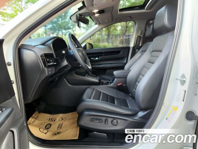 Honda CR-V — interior