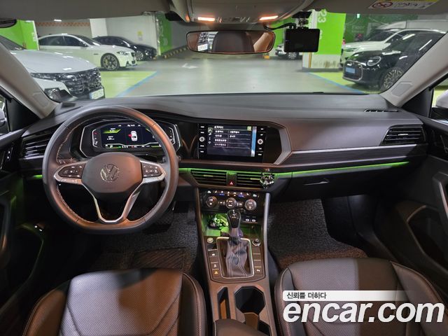 Volkswagen Jetta — interior